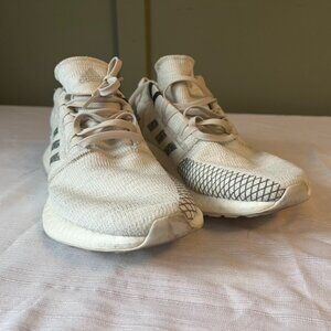 adidas Men's PureBoost - size: 10.5 - Hardly any wear shown. Grey/White